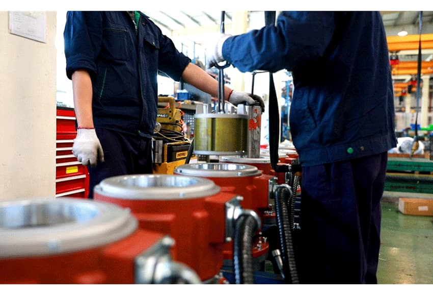 Variable frequency screw air compressors